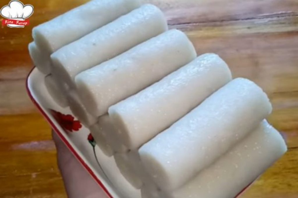 Pempek Rebus