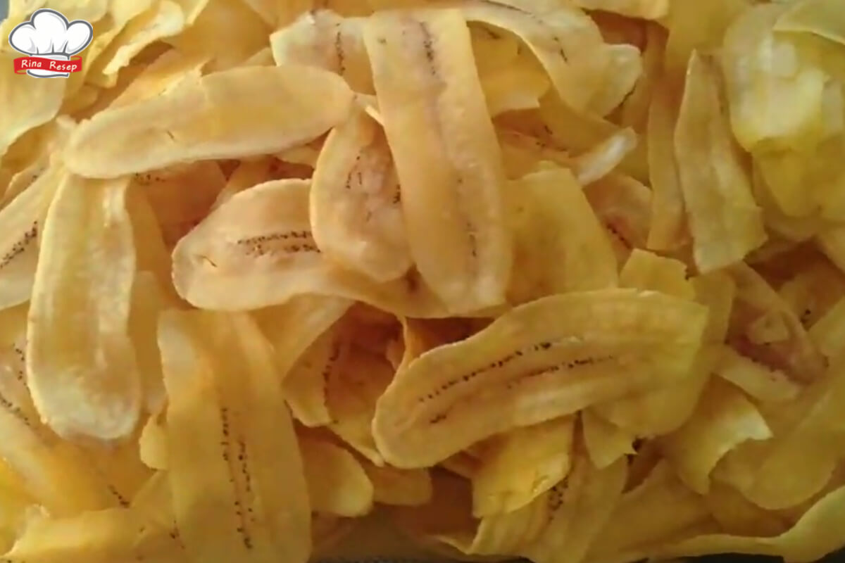 Keripik pisang dibuat dengan menggunakan teknik memasak