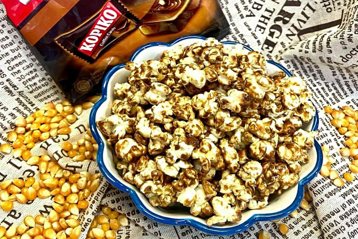 Cara Membuat Popcorn dari Permen Kopiko, Renyahnya Nagih! | Rinaresep.com