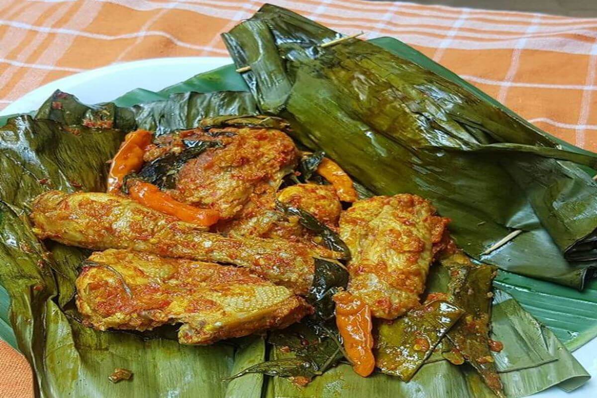 Resep Pepes Ayam Pedas Nikmat —