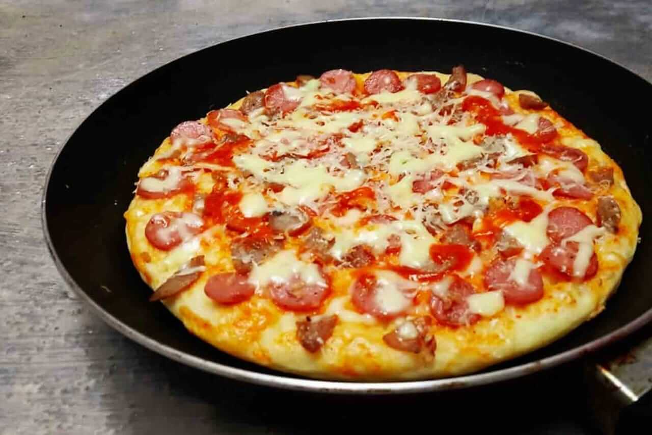 Resep Pizza Teflon Ala Rumahan Yang Lezat — Rinaresep.com