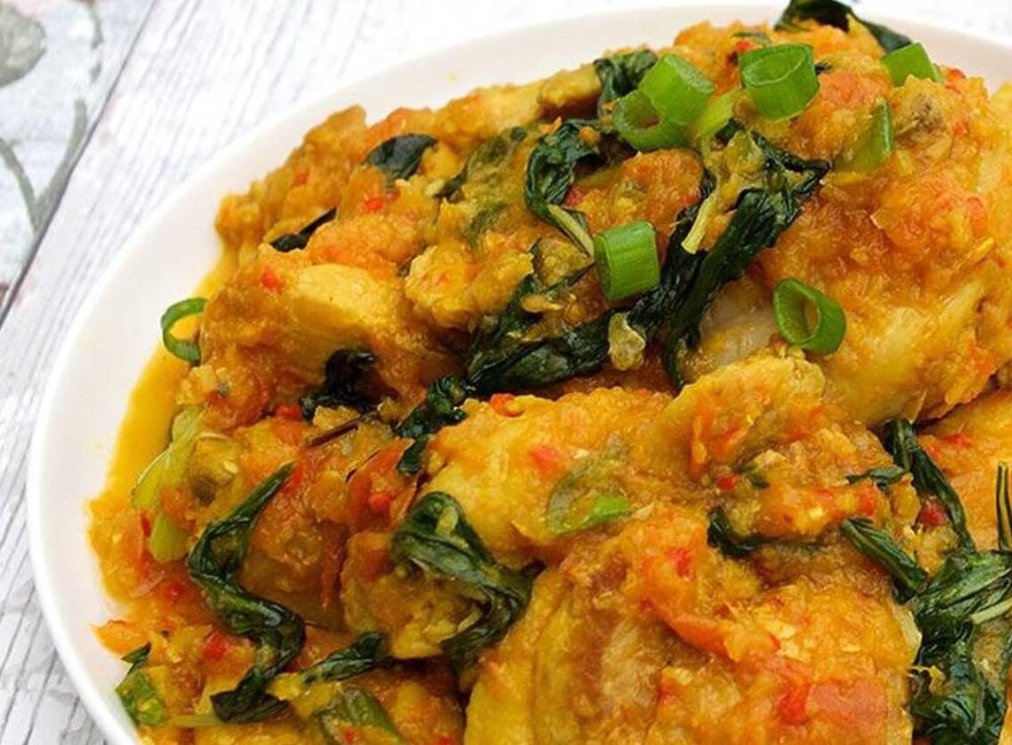 Produk-Produk-Pendukung-Dunia-Nyata-yang-Menggunakan-Ayam-Woku-Kemangi